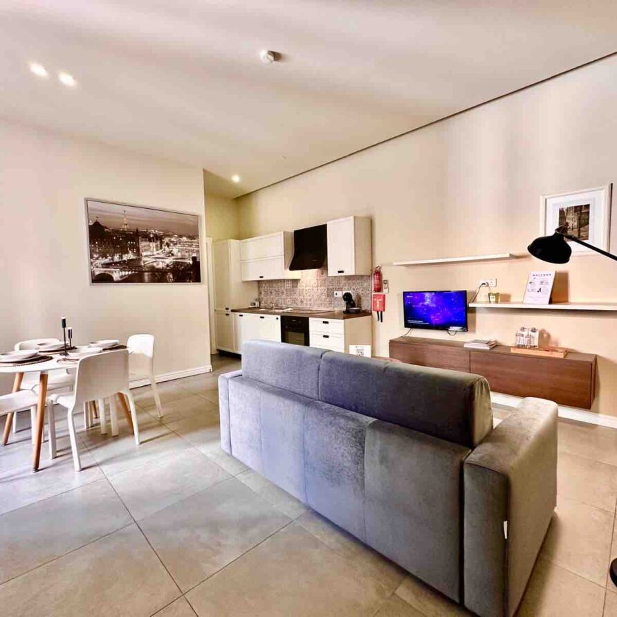 Unique Flat Off The Seafront (CM1)