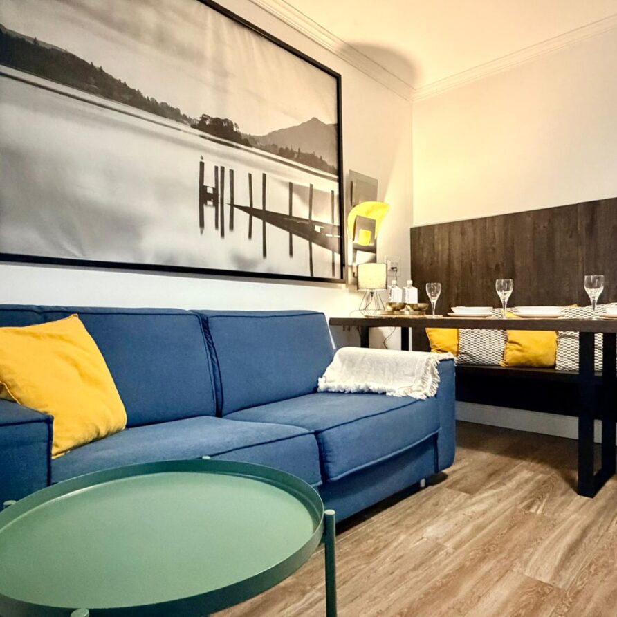 Stylish Maisonette off the Seafront