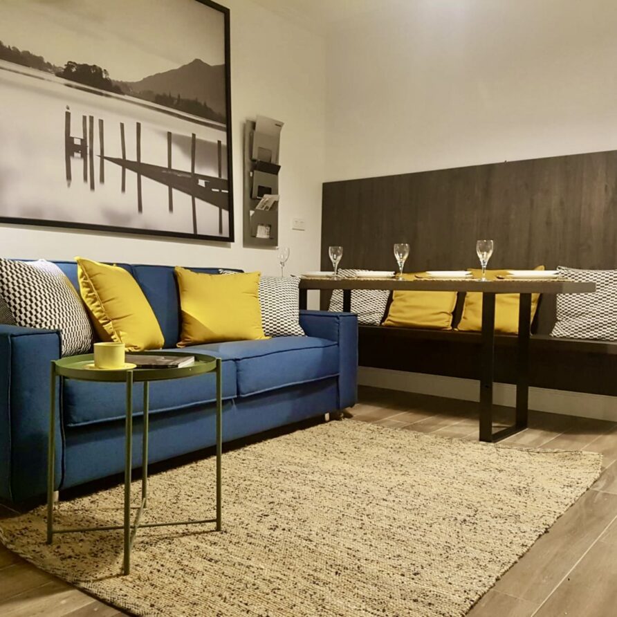 Stylish Maisonette off the Seafront